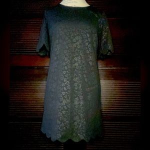 Women’s Monteau Short Black Patterned Scalloped Short Sleeve and Hem Dress~M